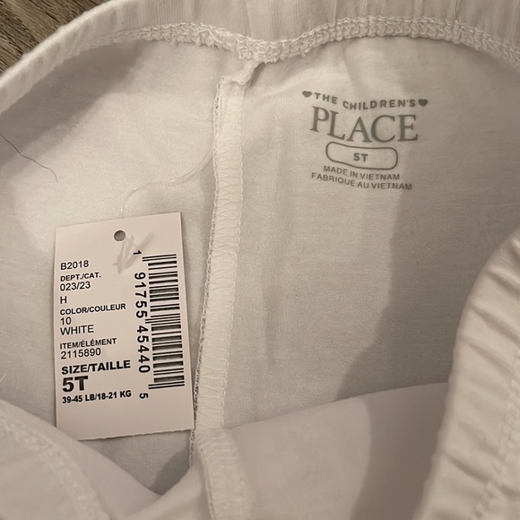 The children’s place tumbling shorts black and white. 1 pair of each. - Picture 6 of 7